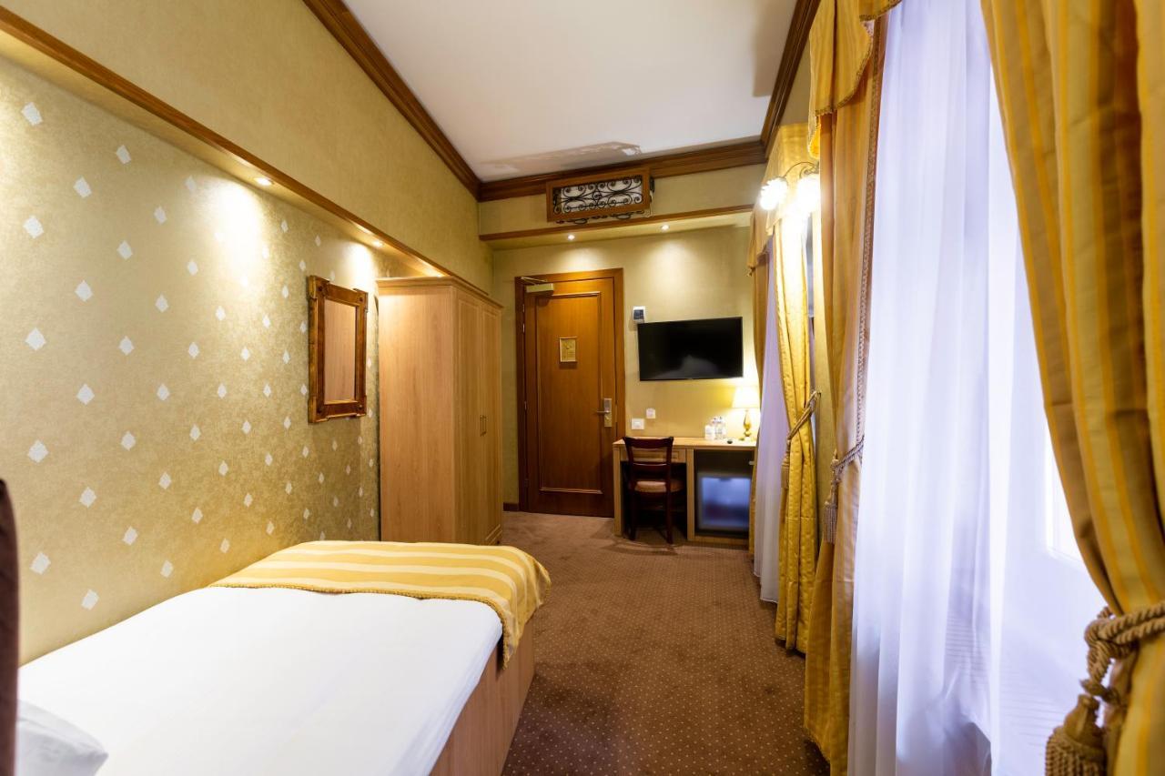 Hotel Am Ring Sibiu Bagian luar foto