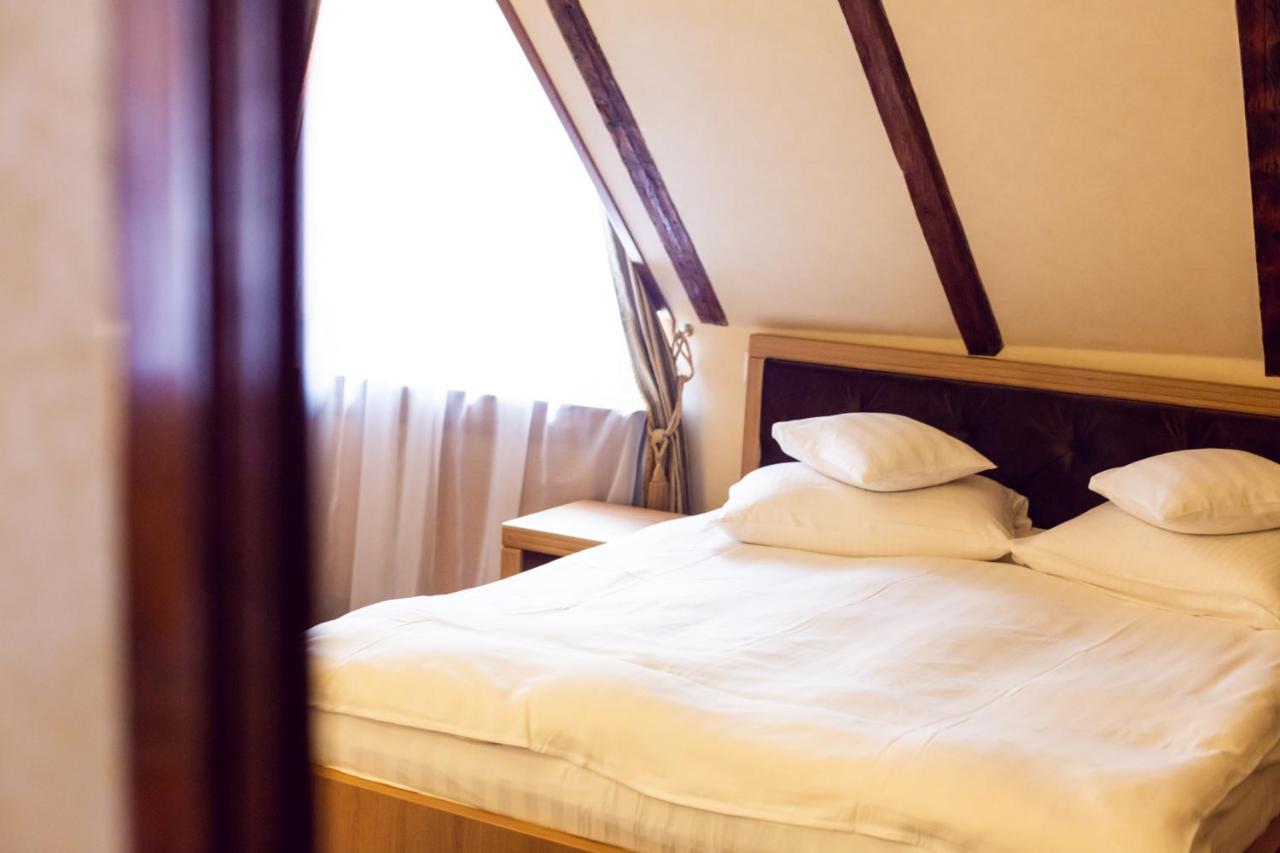 Hotel Am Ring Sibiu Bagian luar foto